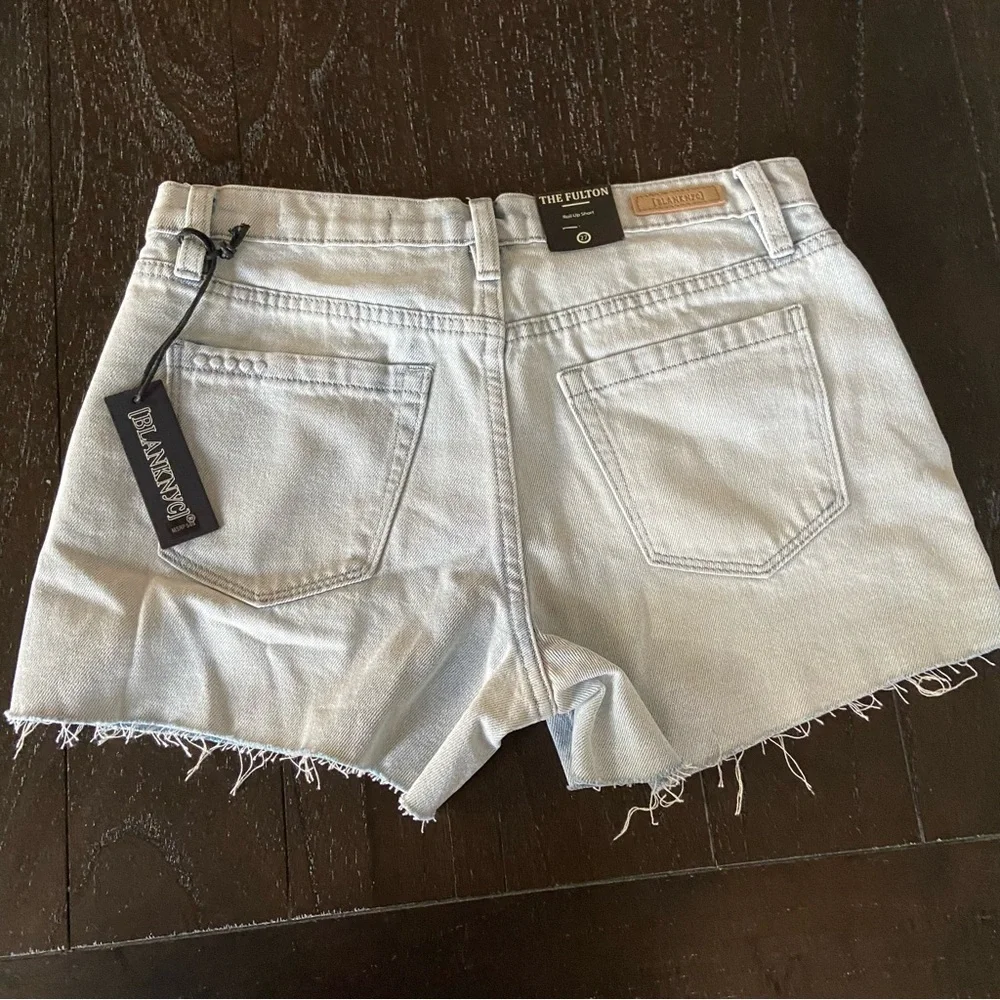 BLANK NYC The Fulton Light Wash Raw Hem Blue Jean High Waist Shorts Size 27‎ NWT